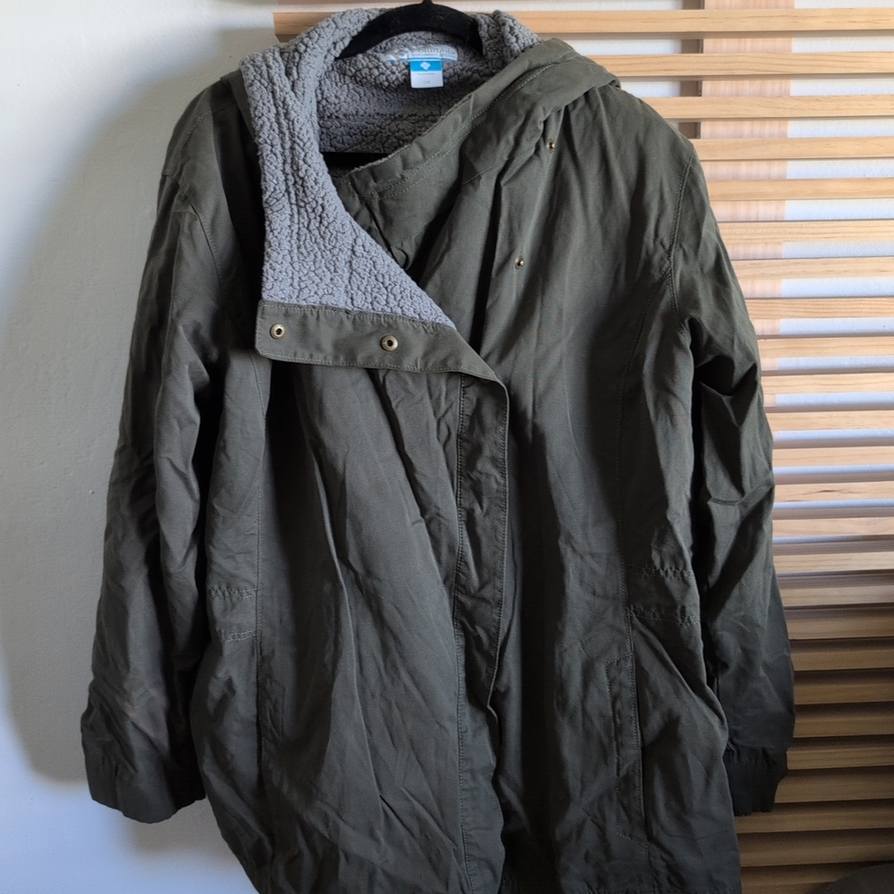 Columbia Olive Jacket with Soft Gray Interior